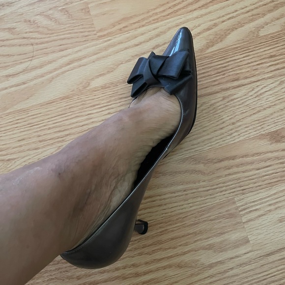 Manolo blahnik lisane patent Grey bow kitten heels 40.5 - Picture 11 of 11